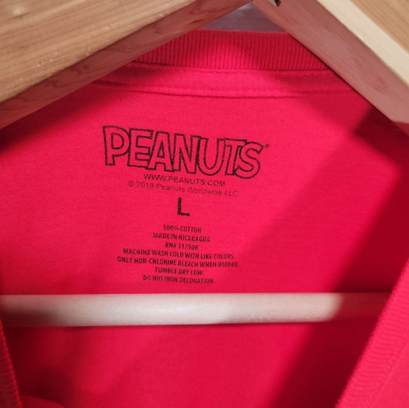 NWT large Snoopy & Woodstock Weekend Goals Beers on Snoopy's Doghouse t-shirt - Picture 3 of 4